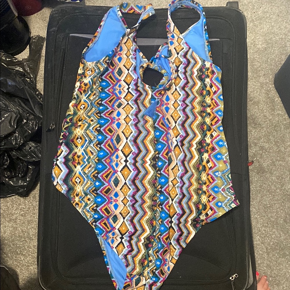 Multicolor Geometric Pattern Swimsuit - Picture 2 of 2